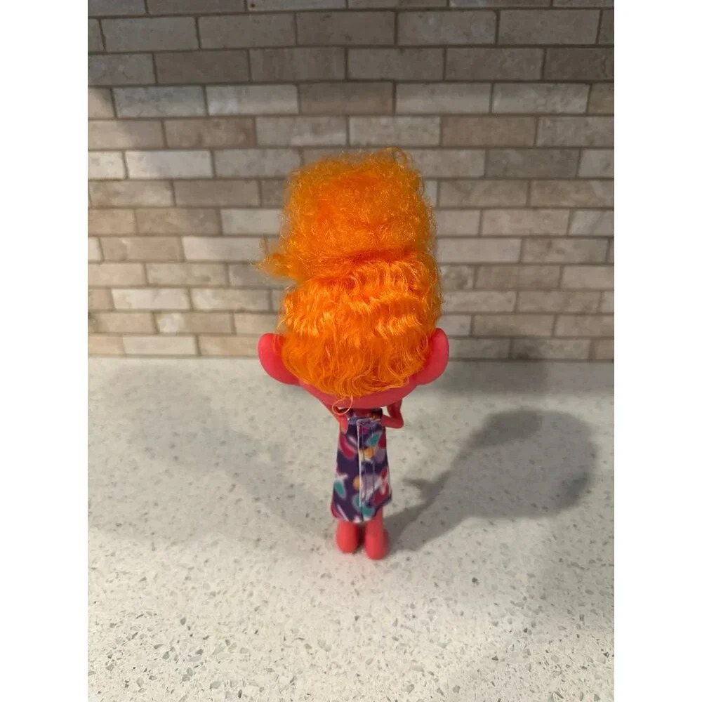 Trolls DreamWorks Stylin DJ Suki Doll Dress Hair Accessory Doll Hasbro #33 - Picture 3 of 4